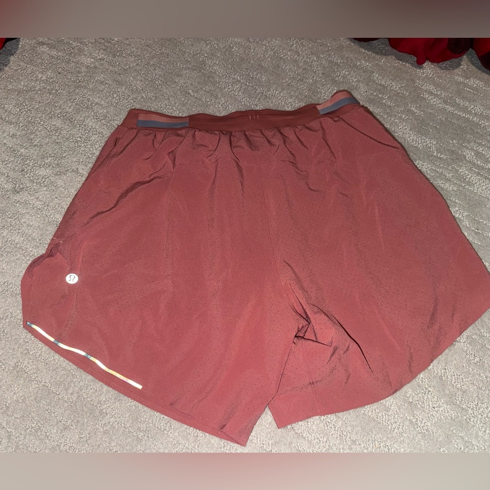 Lululemon Men’s Shorts with reflective Lining